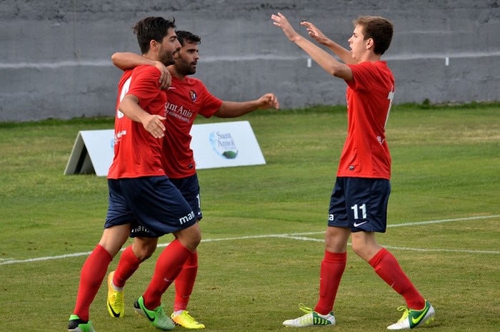 Carlos Martínez, David López i Èric Vilanova. Els tres protagonistes del partit celebren el primer gol | David Planella