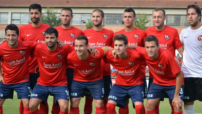 L'alineació de l'Olot en el Trofeu Aigües de Sant Aniol contra el Barça B | DAVID PLANELLA